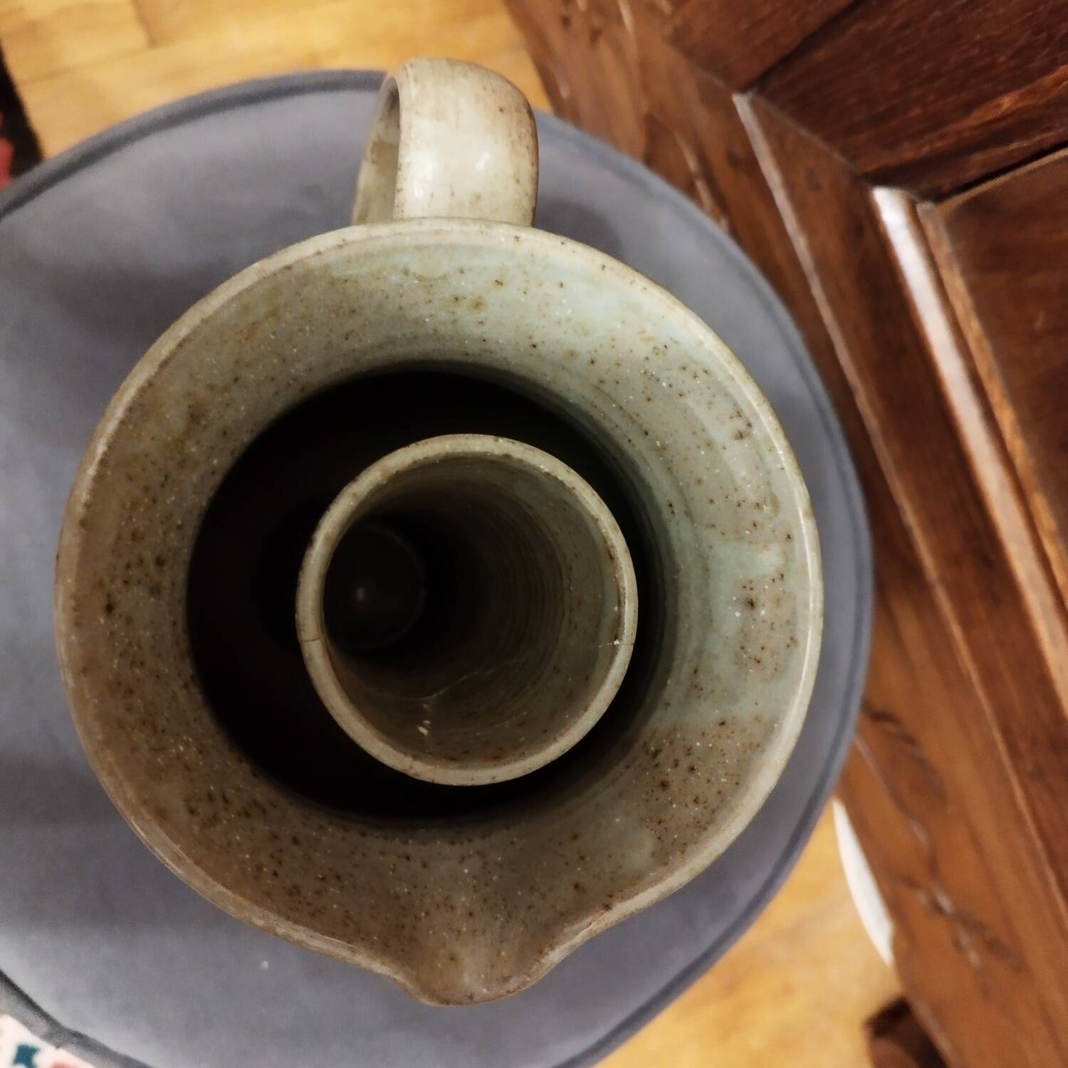 Pichet beige Vallauris fait main