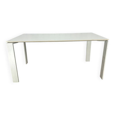 Table Four de Ferruccio Laviani pour Kartell – blanche