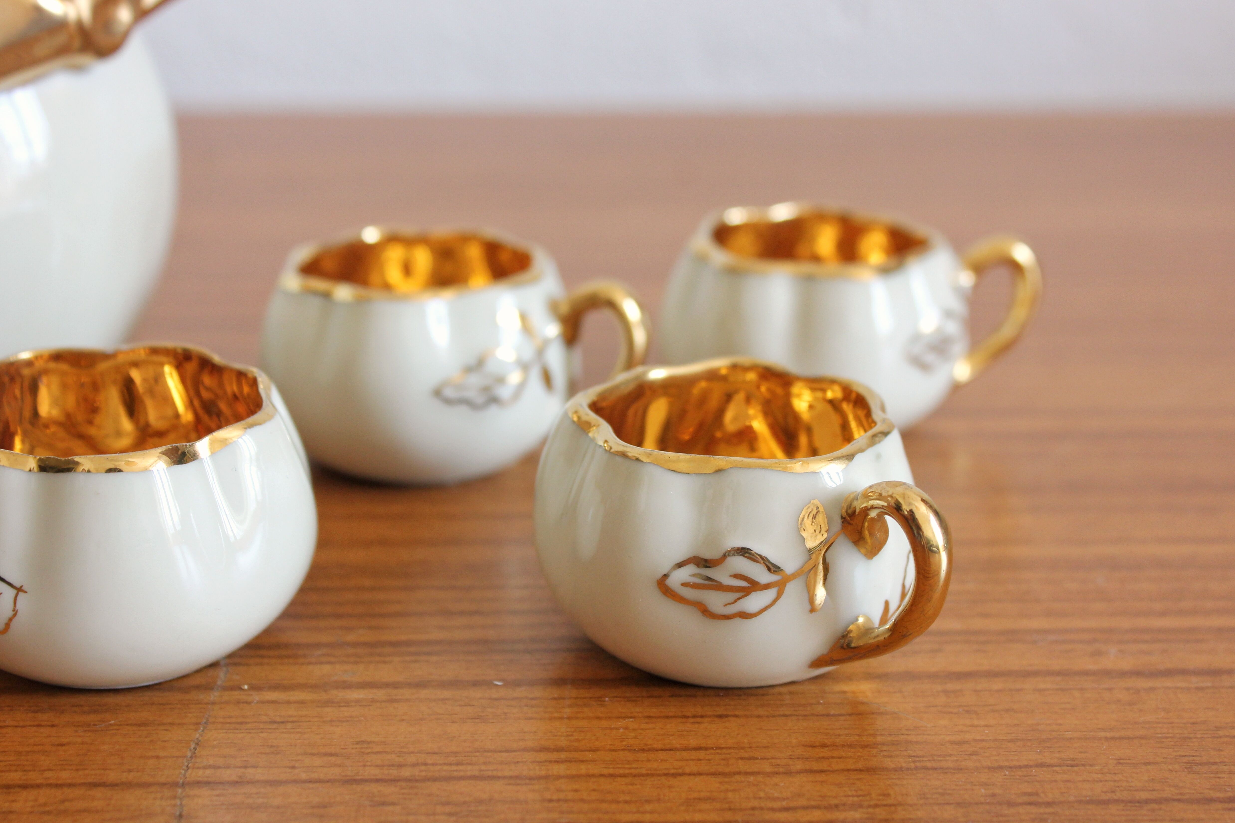 Service à digestif et tasses en porcelaine de Limoges Lucien Michelaud vintage