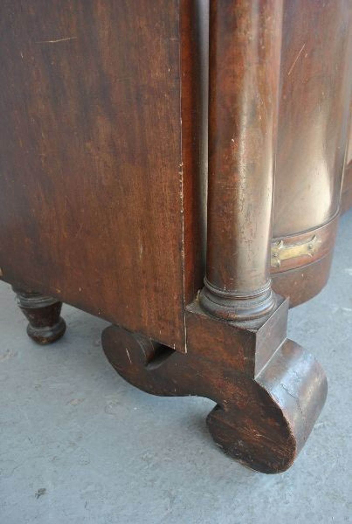 Credenza in mahogany door flame time XIX