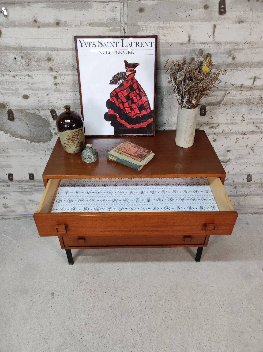 Vintage chest of drawers