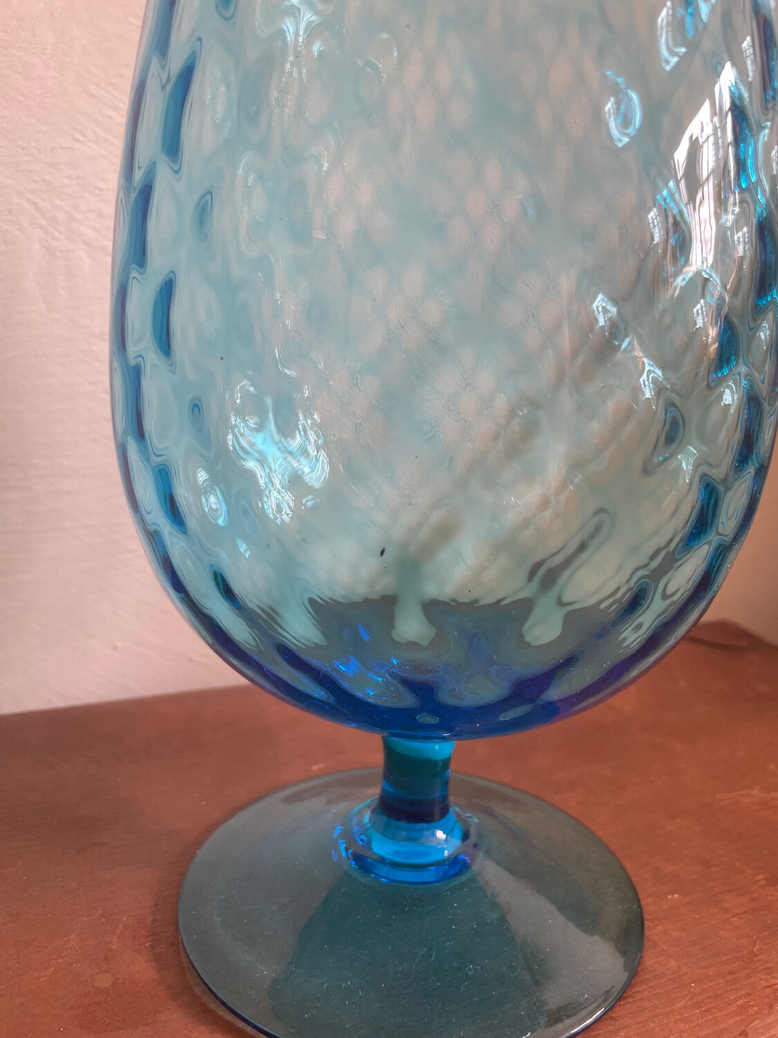Vase sur pied italien