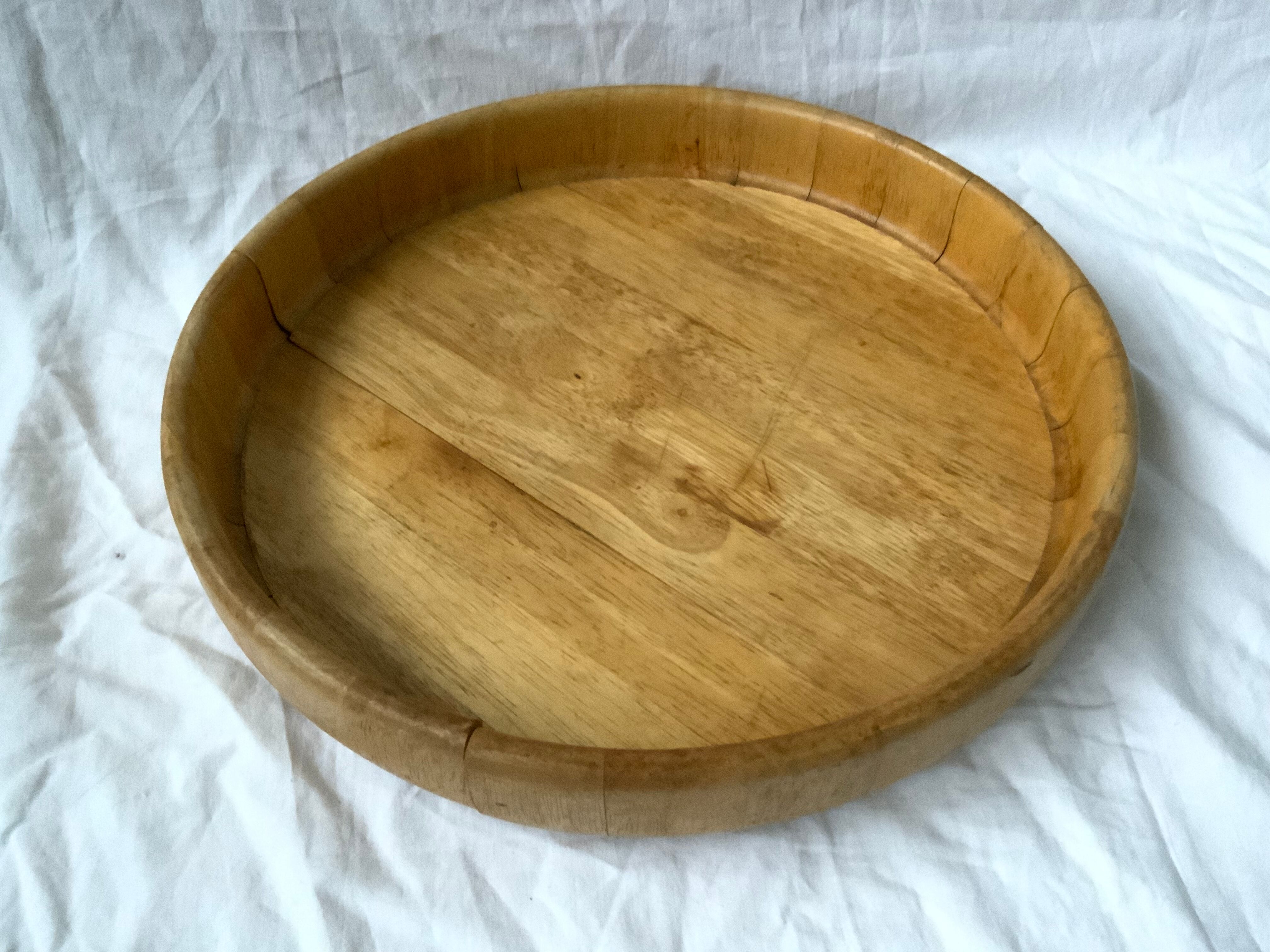Round wooden top