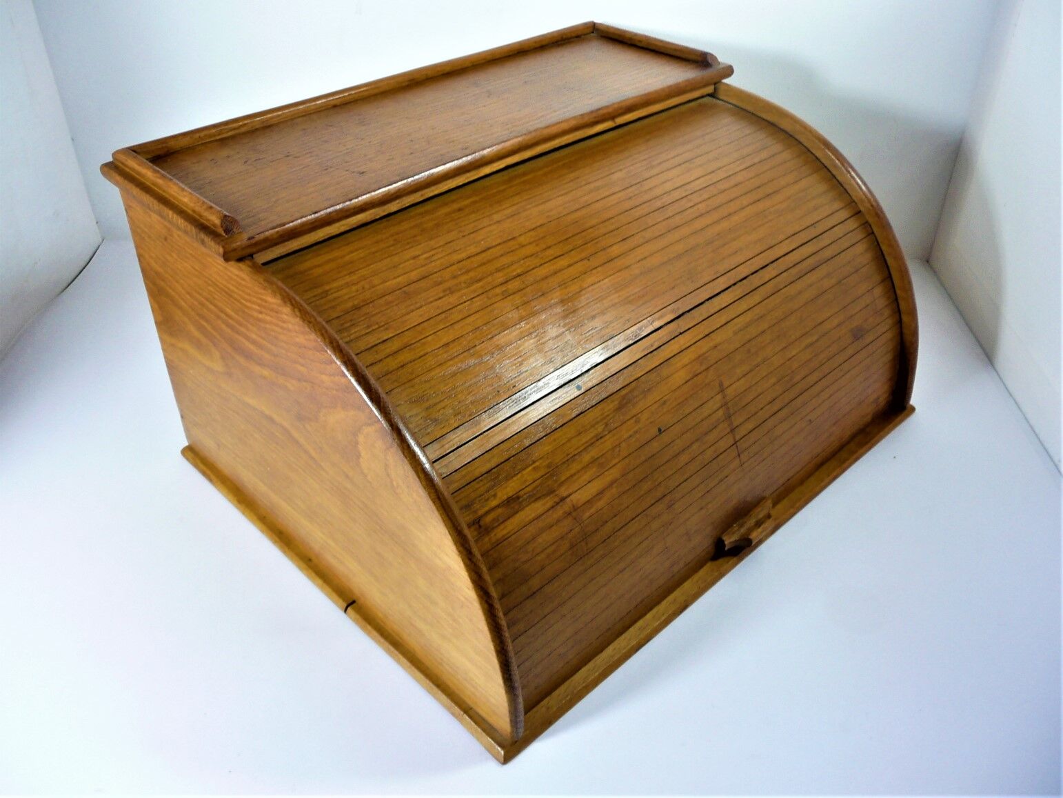 Wooden curtain desk binder