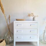 White vintage chest of drawers