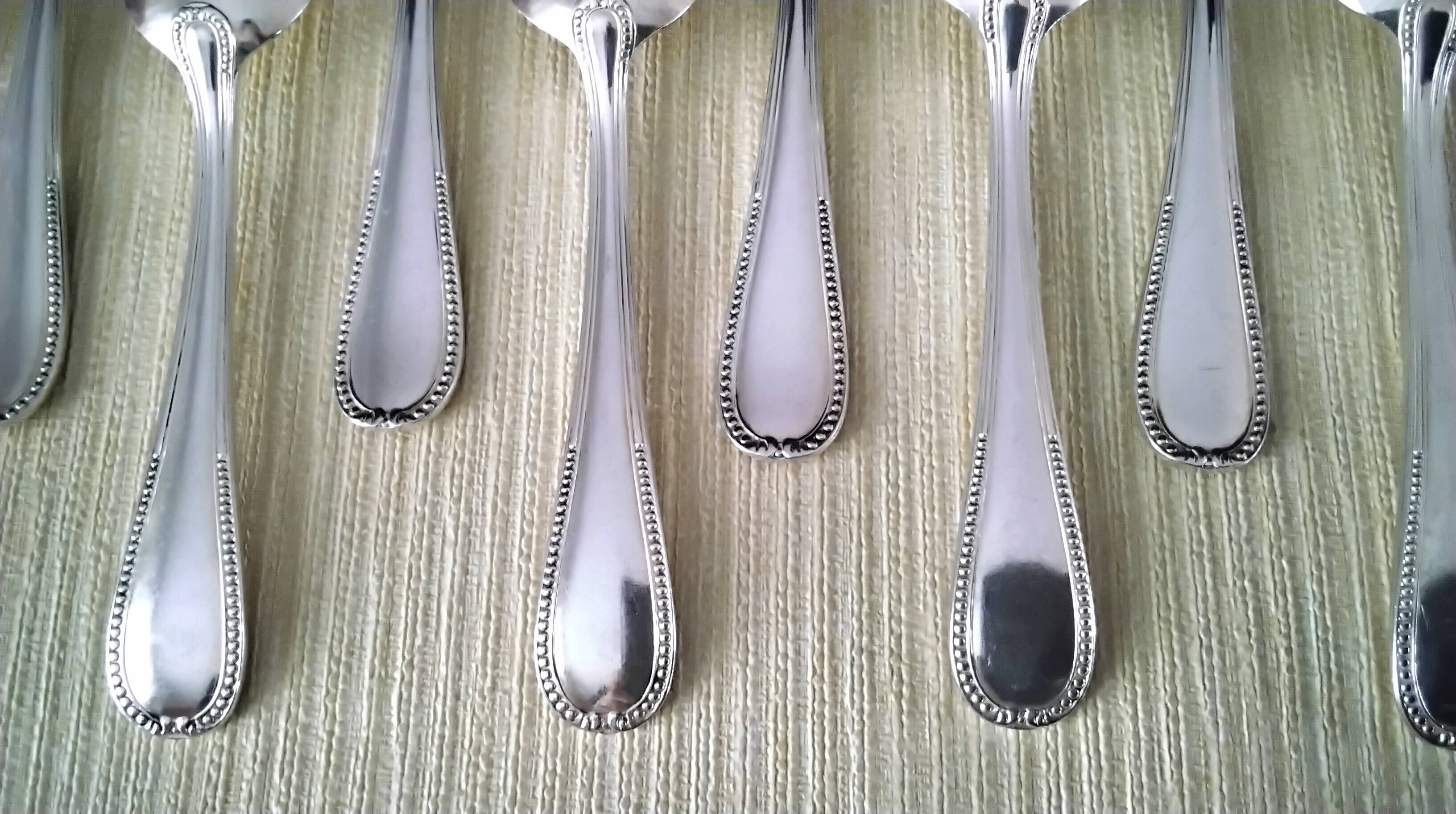 Coffret de 12 cuillères à moka Métal argenté Décor perlé