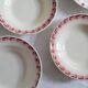 Lot  de 4 assiettes creuses vintages à décor bordeaux