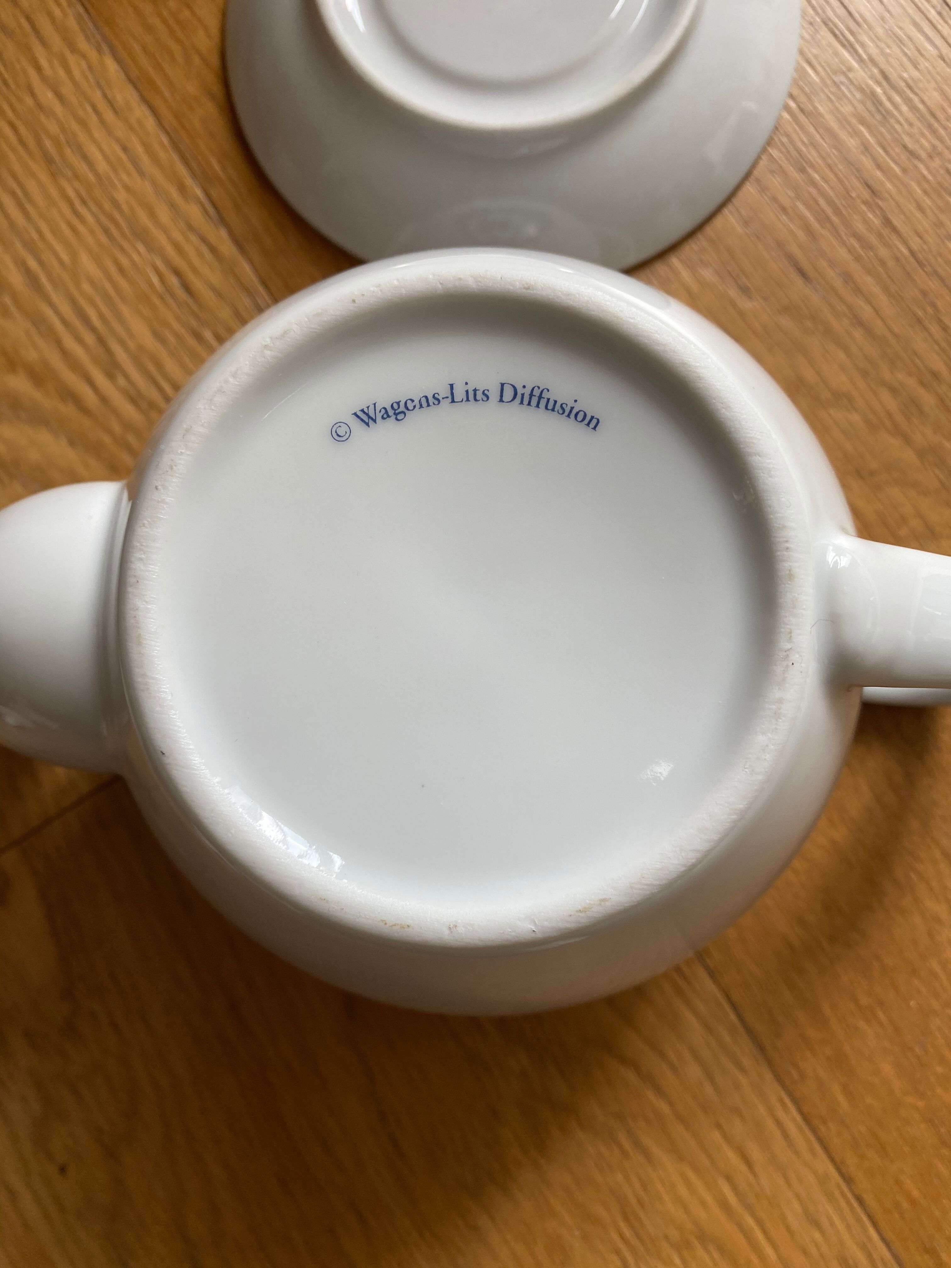 Tea/coffee service Wagons Beds