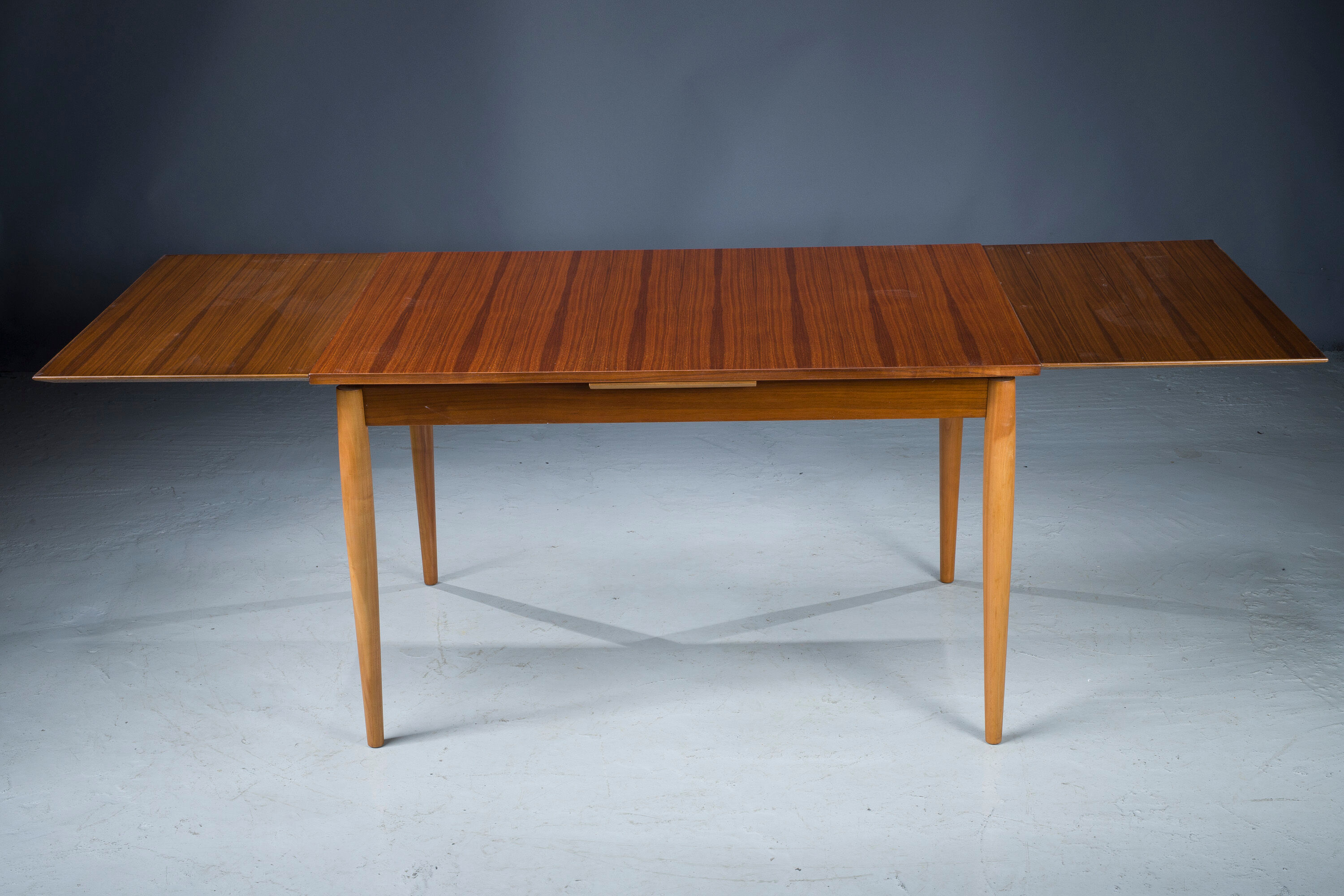 Table Lübke, 1960