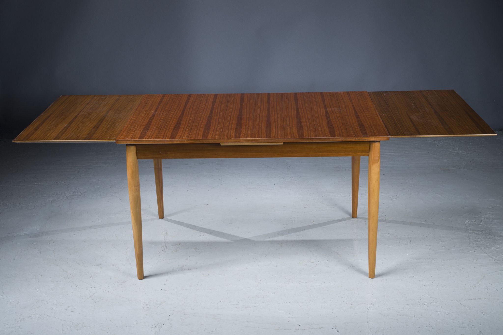 Table Lübke, 1960