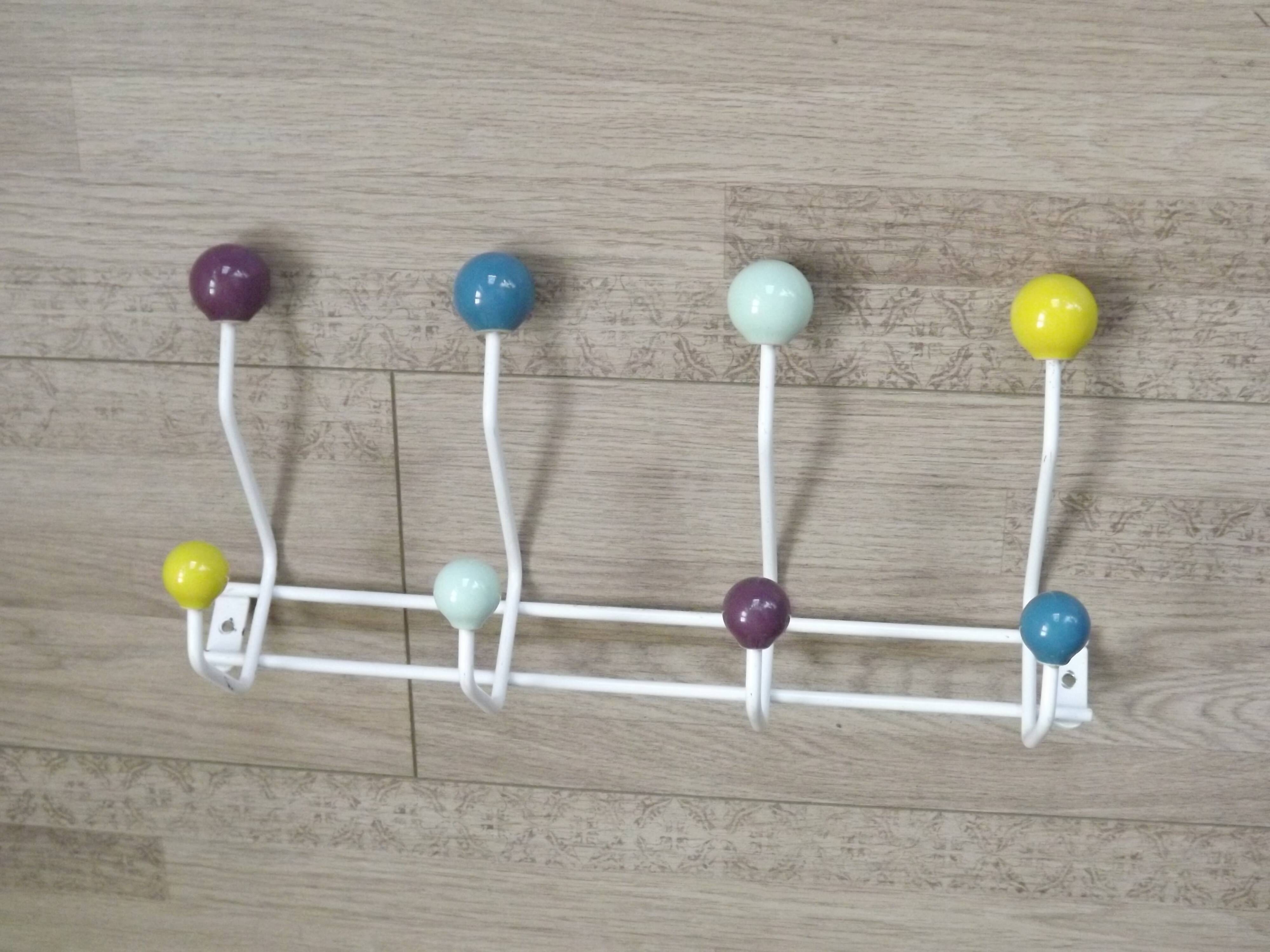 Modern Sputnik Wall Coat/Hat Rack – Space Age Colorful Wall Hanger 5540