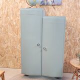 Asymmetrical wardrobe