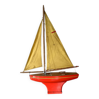 Voilier de bassin en bois Tirot 401, jouet vintage