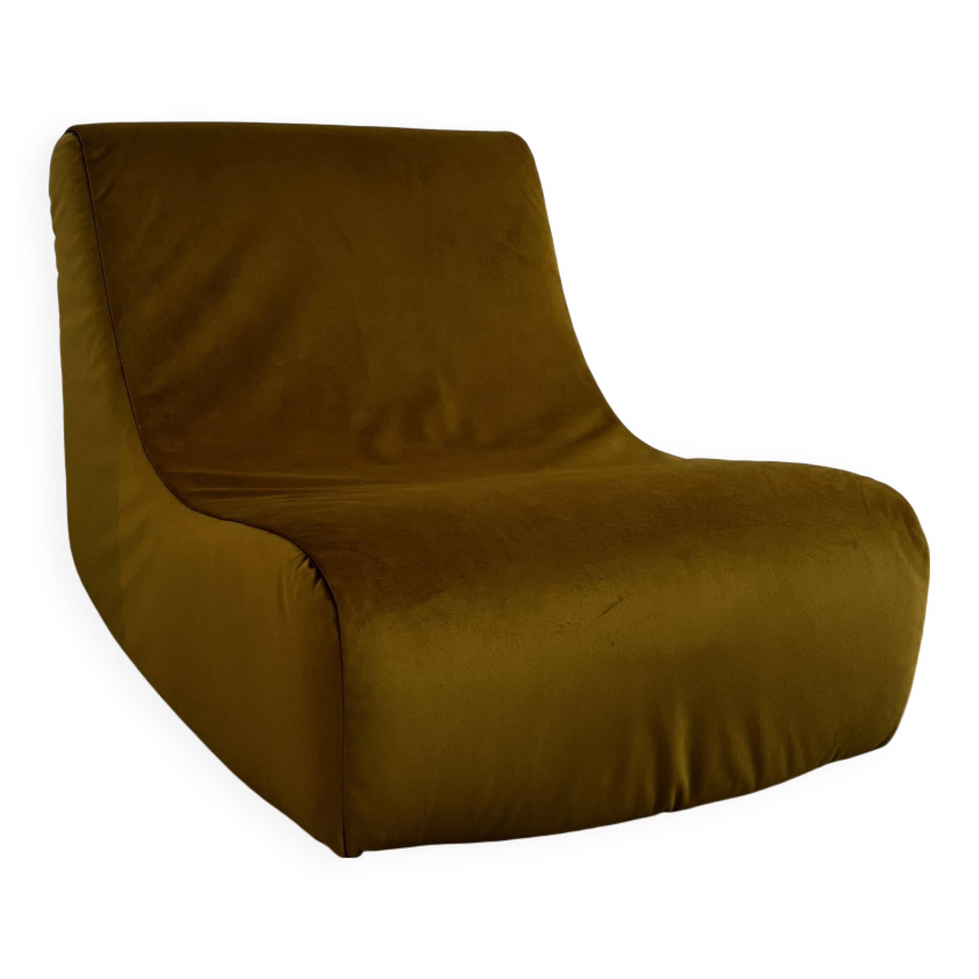 Vintage armchair with removable cover