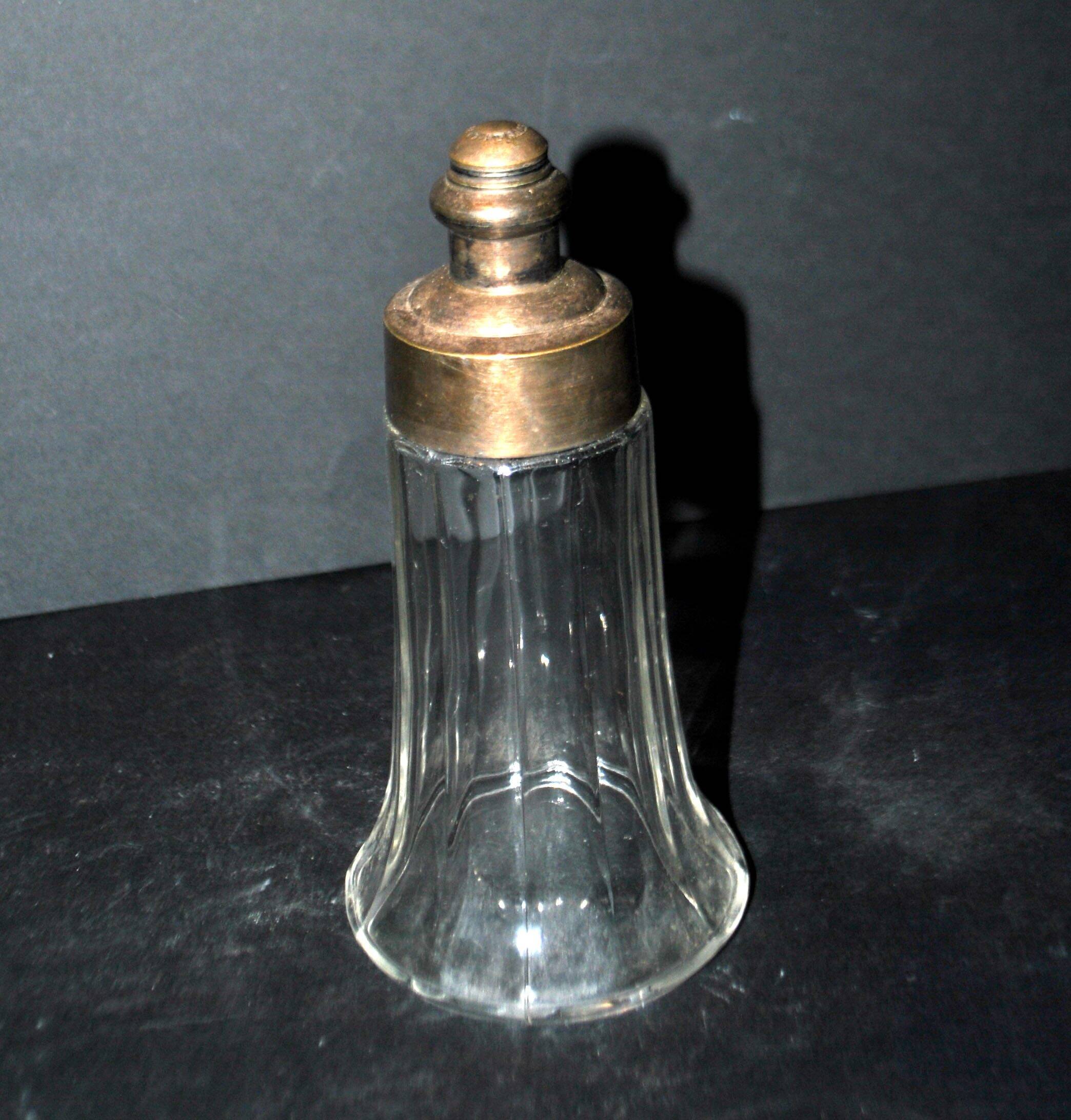 La Parfaite SGDG sugar shaker in glass and silver-plated Art Deco metal