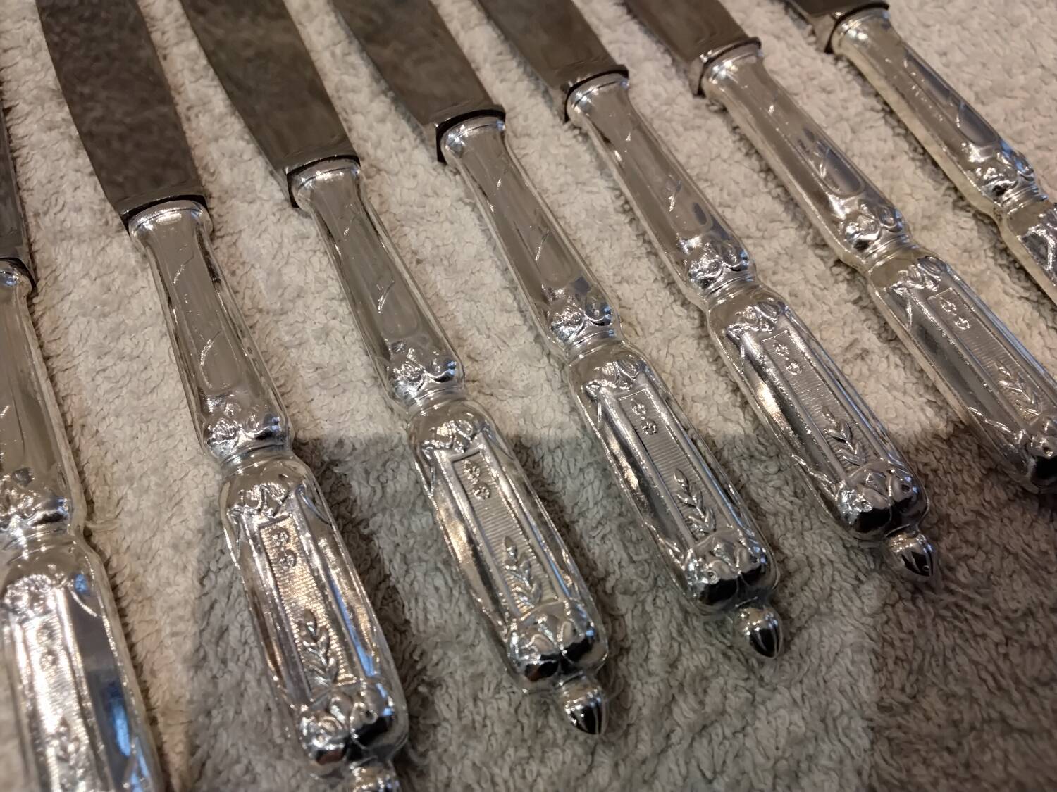 12 silver-plated metal lunch knives, SFAM silversmith, Russian handle, 16.9cm