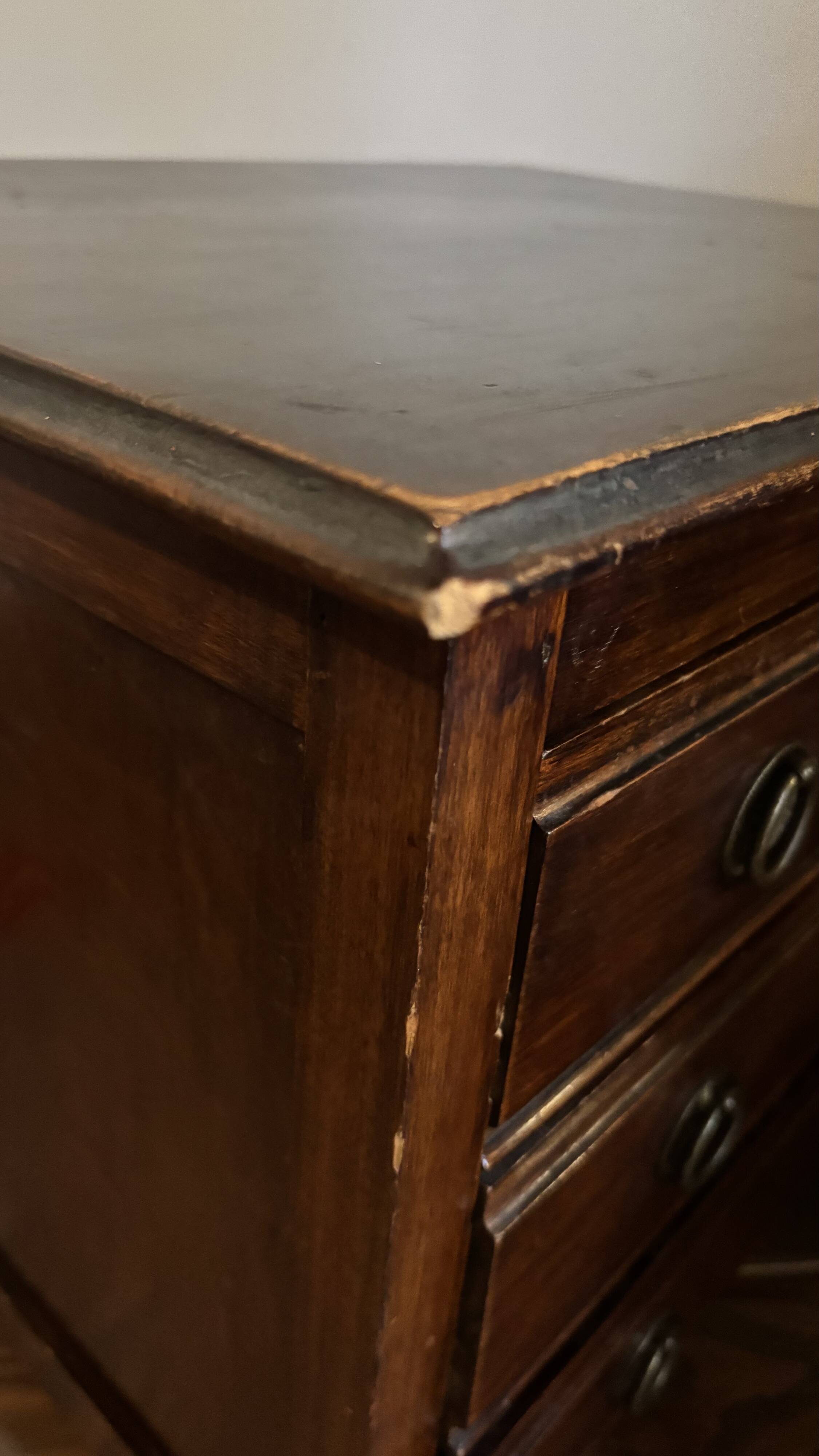 Petite commode ancienne en hêtre 3 tiroirs France Fin XIXe/début XXe