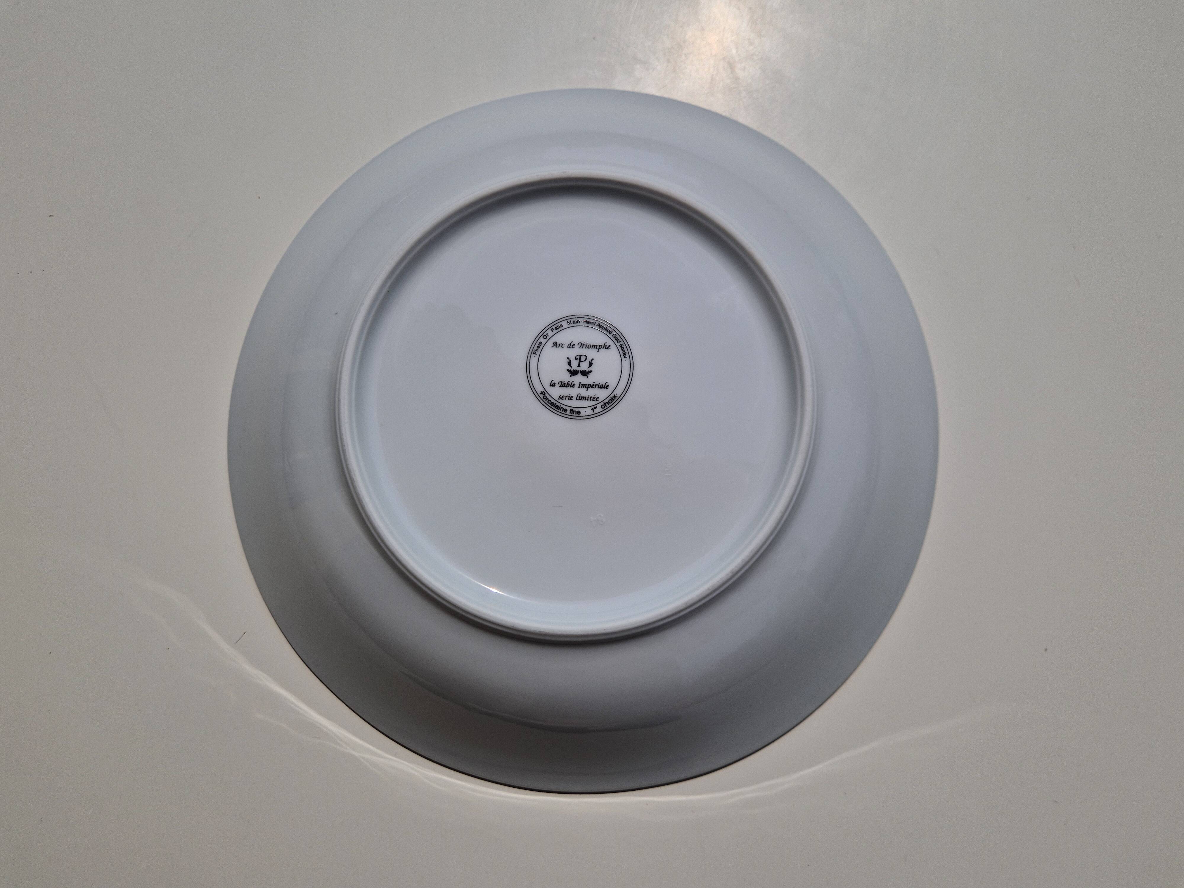 Shallow dish in fine porcelain, Arc de Triomphe model, La Table Impériale