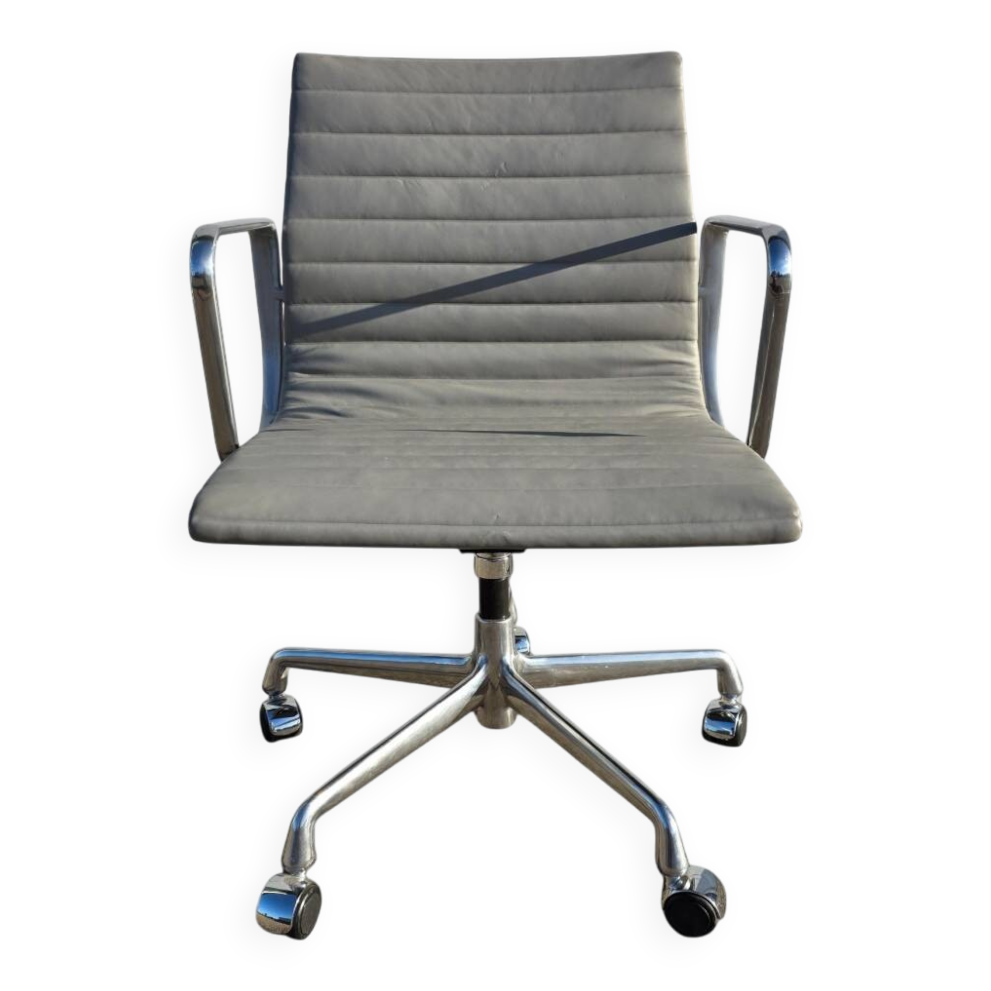 Light Grey Herman Miller Original Eames EA335 Desk Aluminium Chair