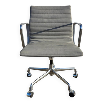 Light Grey Herman Miller Original Eames EA335 Desk Aluminium Chair