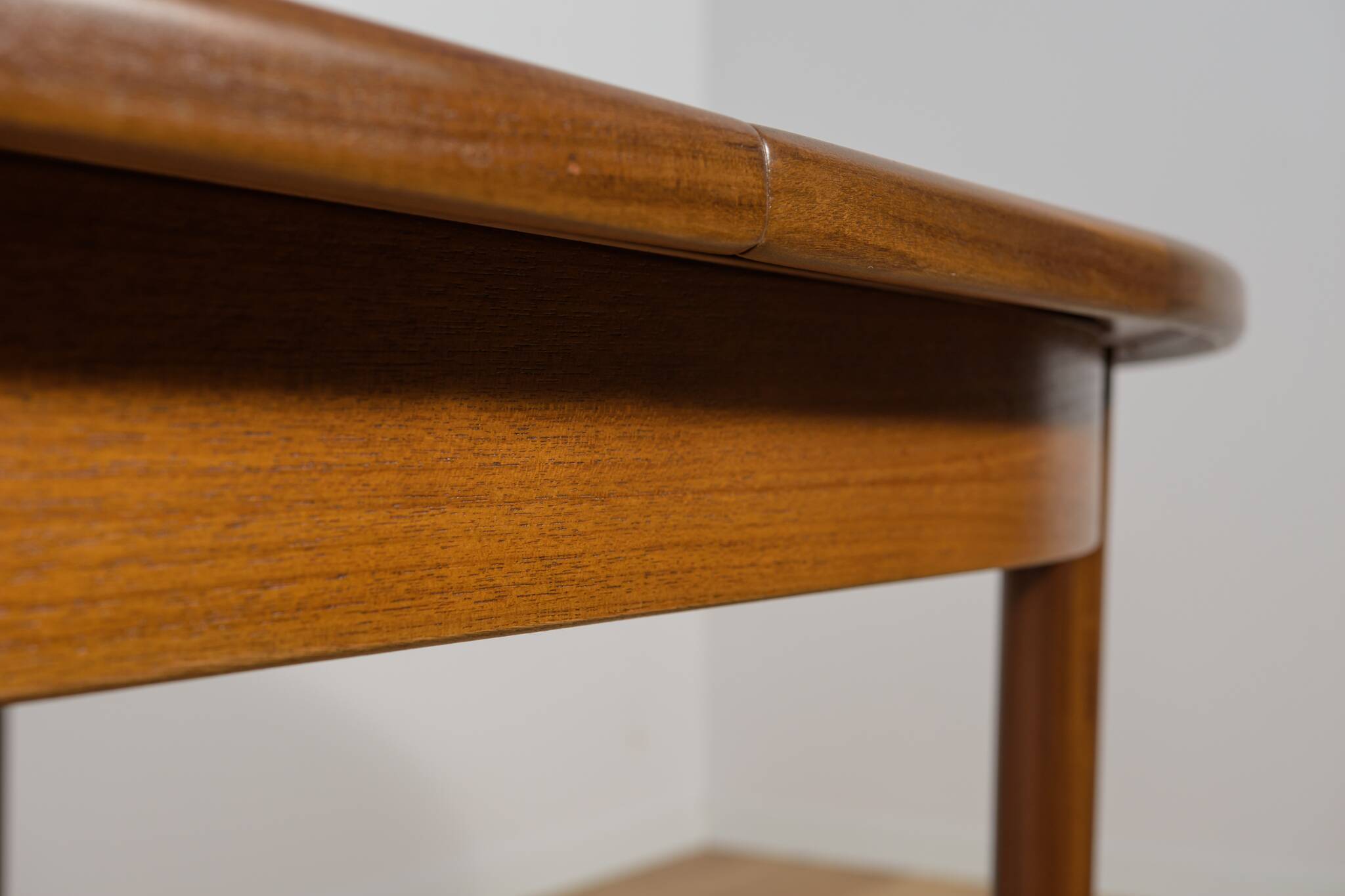 Mid-century oval teak dining table from G-Plan, 1960s