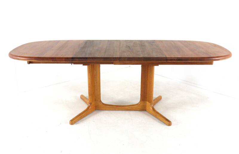 Glostrup oval 2x extendable dining table - massive teak - danish design