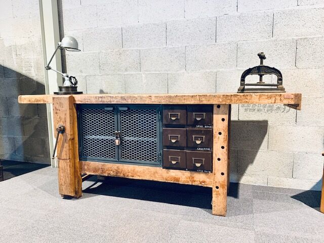 Industrial workbench