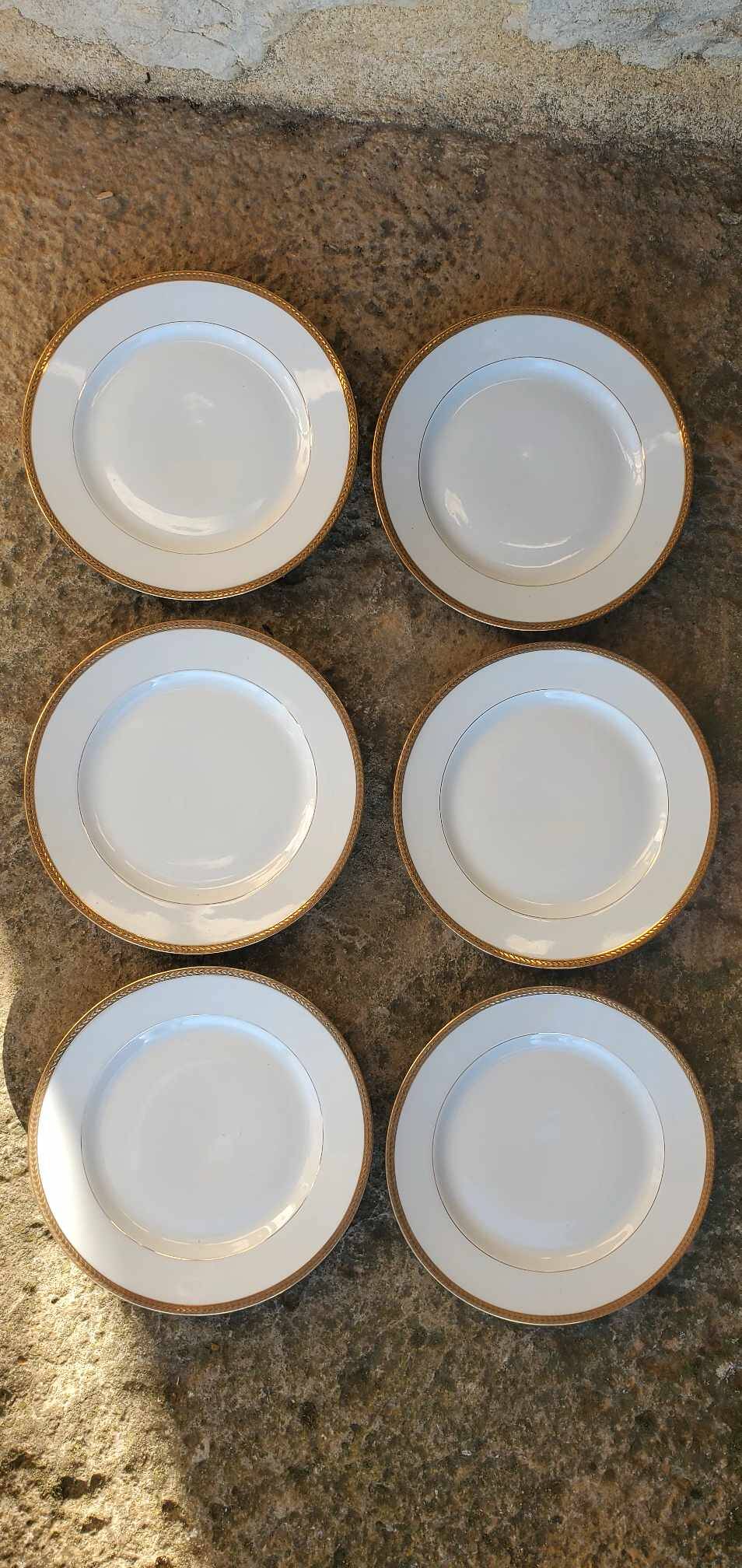 Set of 6 porcelain dinner plates with golden ear edging