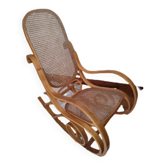 Rocking chair en rotin