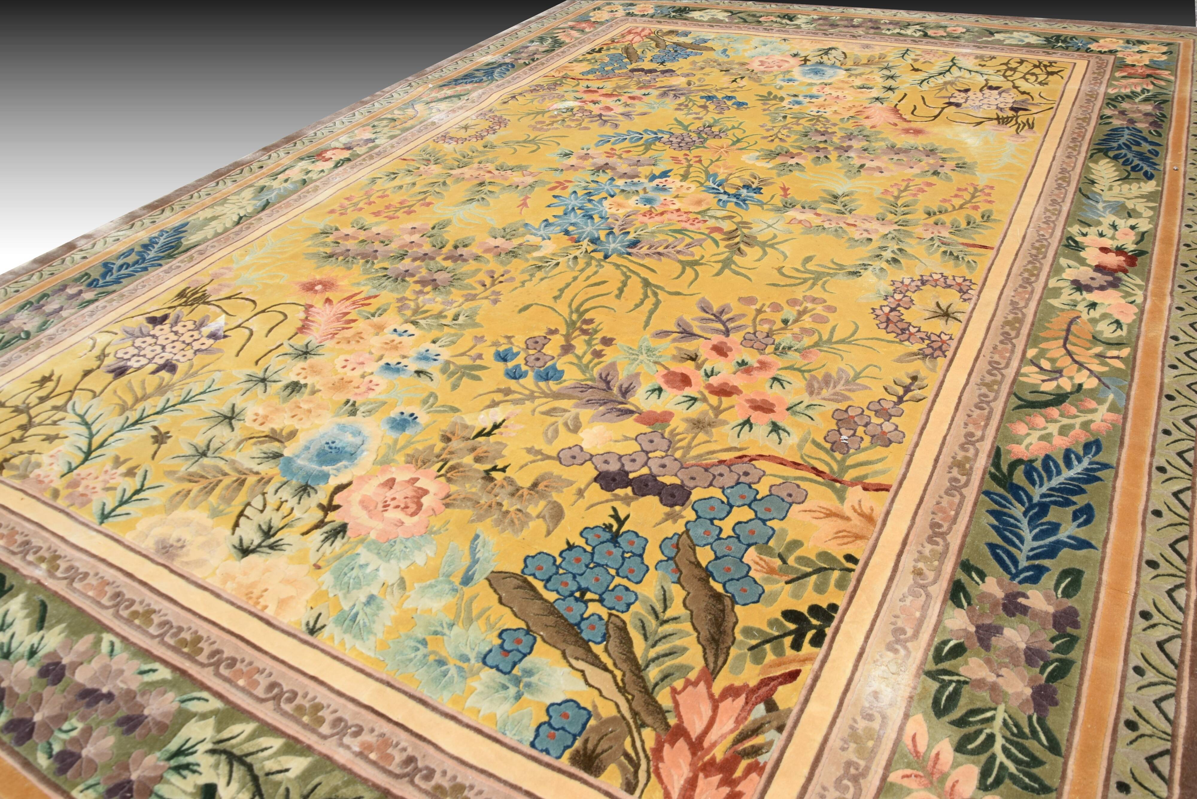 Chinese Art Deco Shanghai Rug: 100% Silk - Handmade: 2.00 X 3.00 M