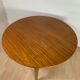 Table ronde vintage en noyer 1960