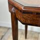 Art Deco gueridon in walnut burl marquetry, 1930.