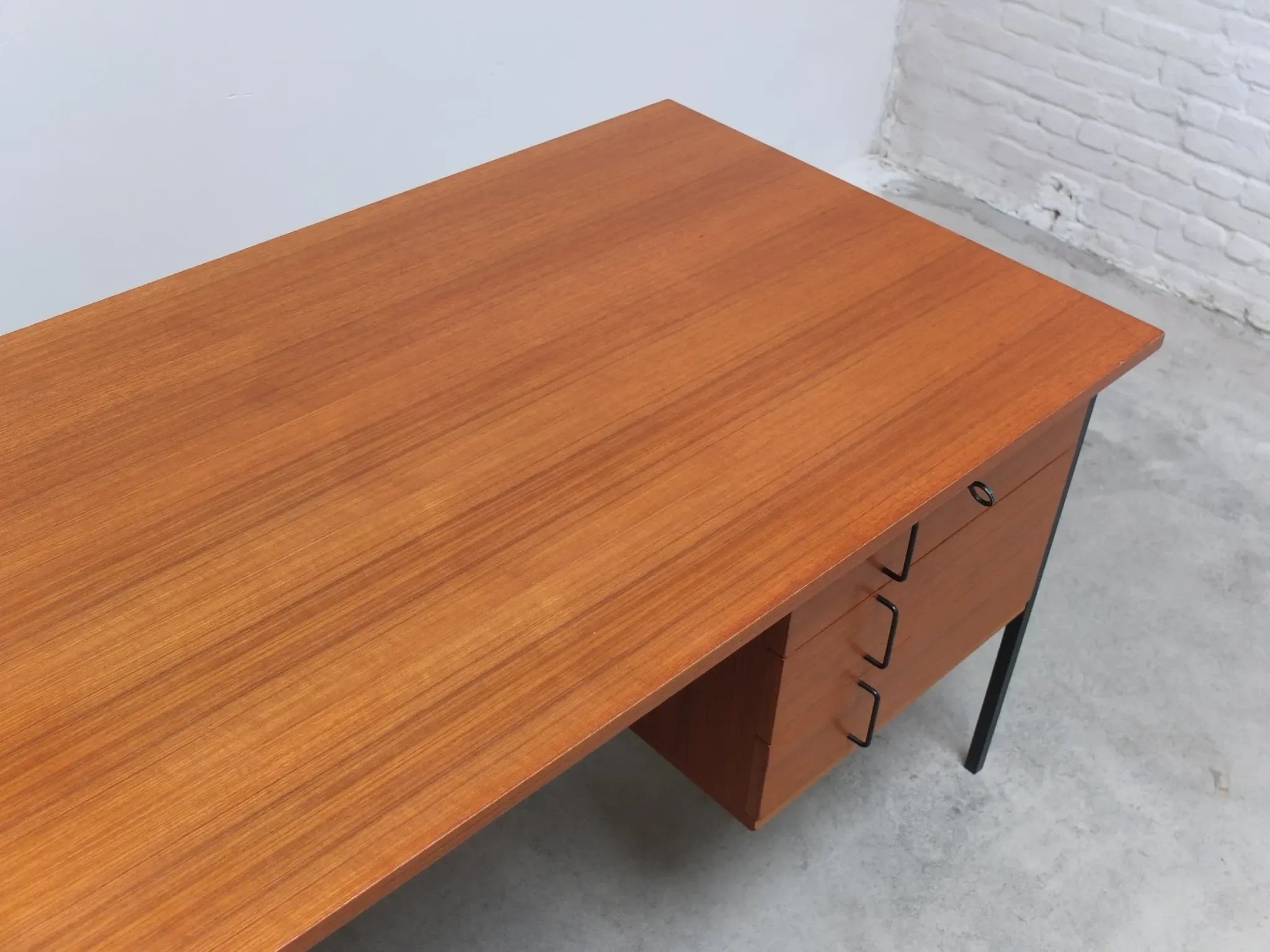 Minimalist freestanding desk by Günter Renkel for REGO, 1960s