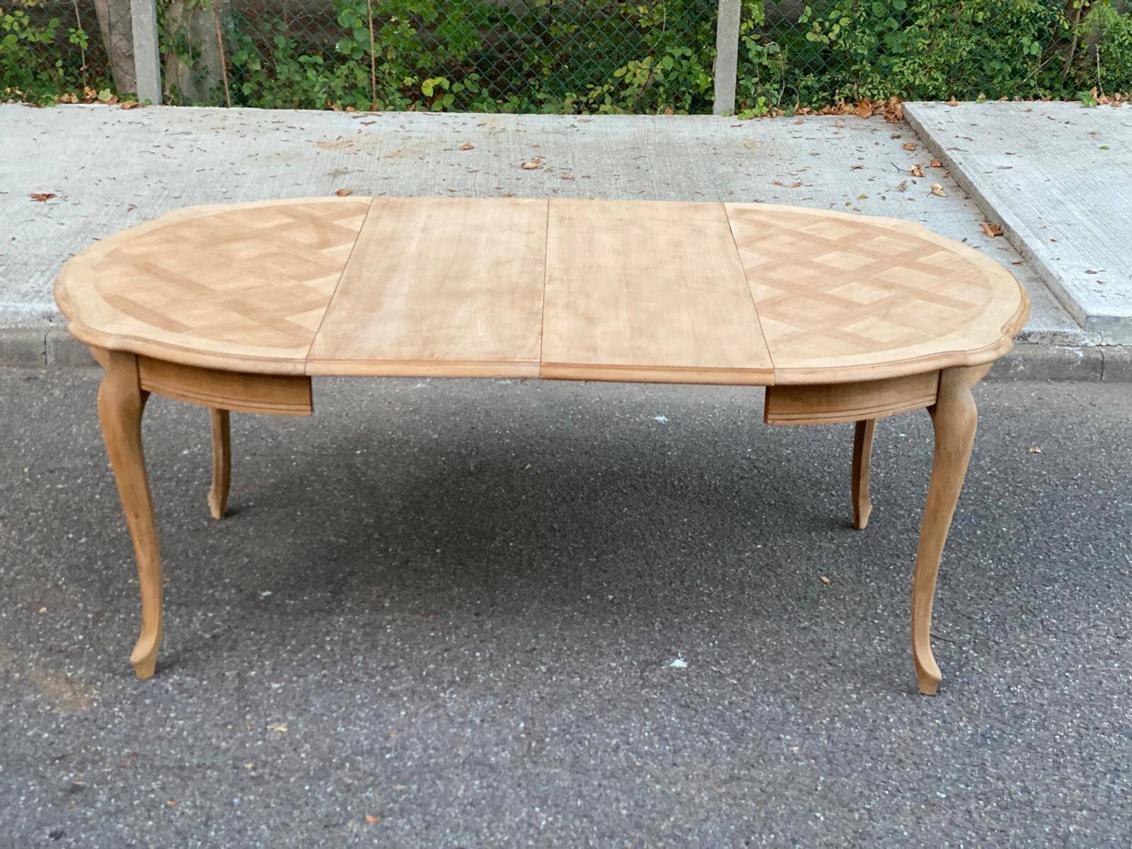 Round extendable dining table Louis XV stripped in solid cherry wood 1960