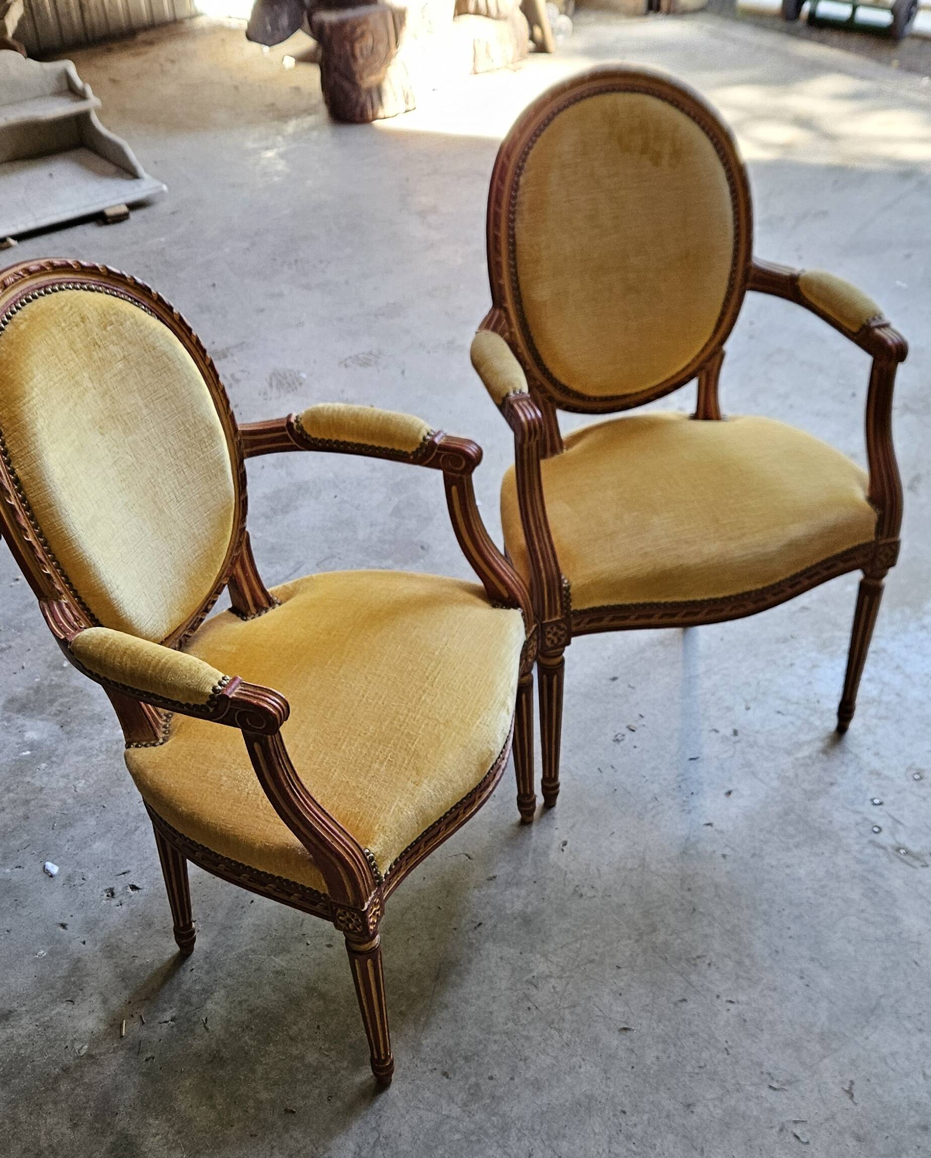 Elegant pair of Louis XVI cabriolet armchairs in moulded wood and upholstered.