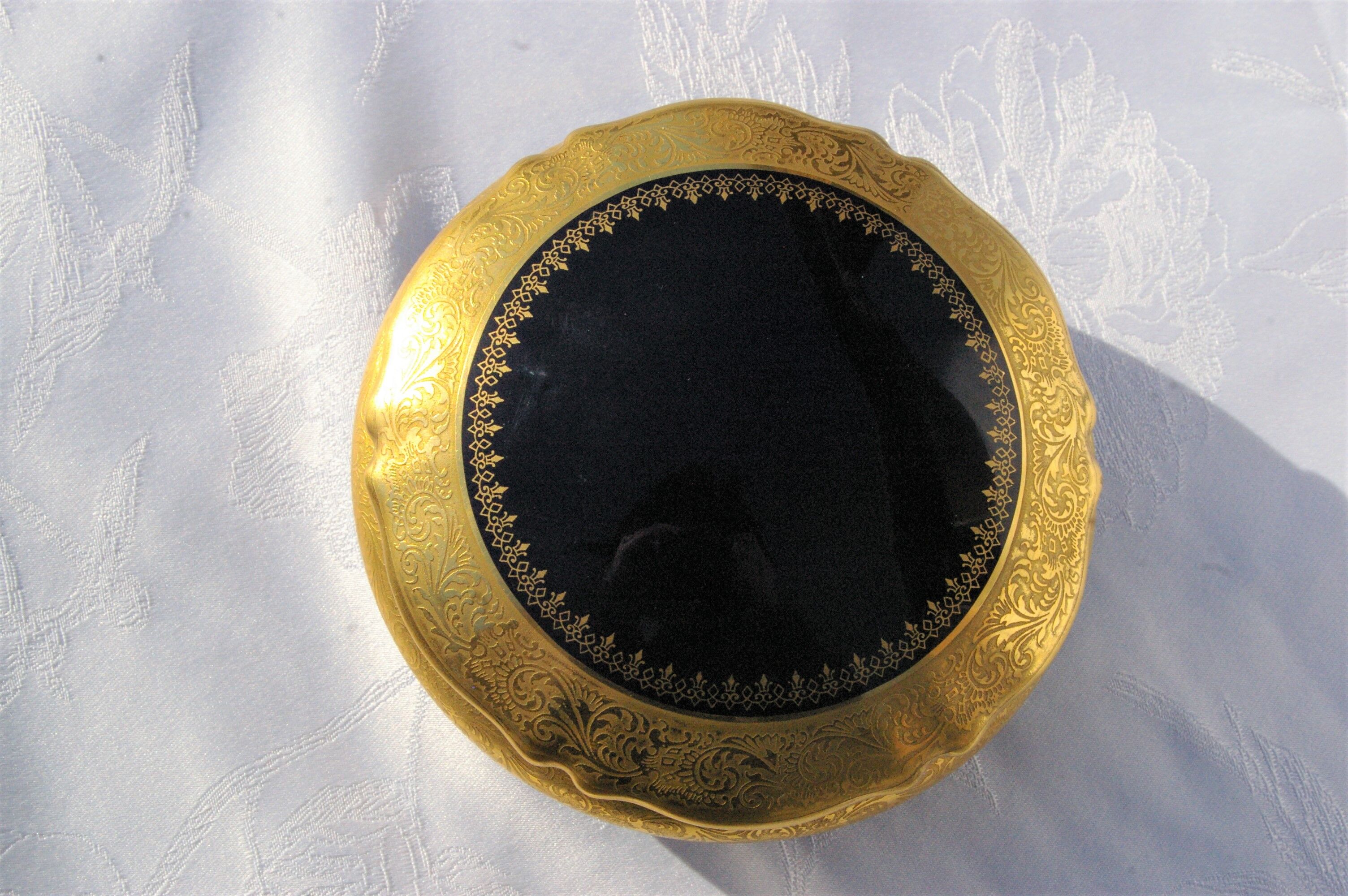 Limoges Porcelain Candy Oven Blue and Inlaid Gold - Diam 14cm