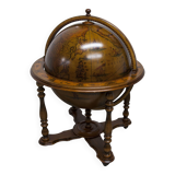 Bar globe maps rolling world