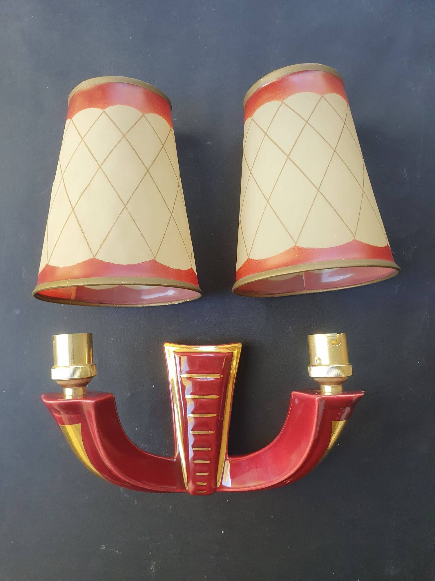Ceramic wall lamp with Art Deco shades