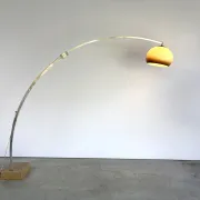 Grand lampadaire à arc extensible, années 1970