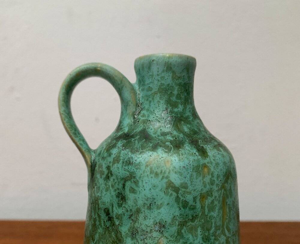 Minimalist ceramic vase carafe from the East German studio GDR by Kerstin and Ralf Unterstab for Kunsttöpferei Unterstab KTU, 1960s.