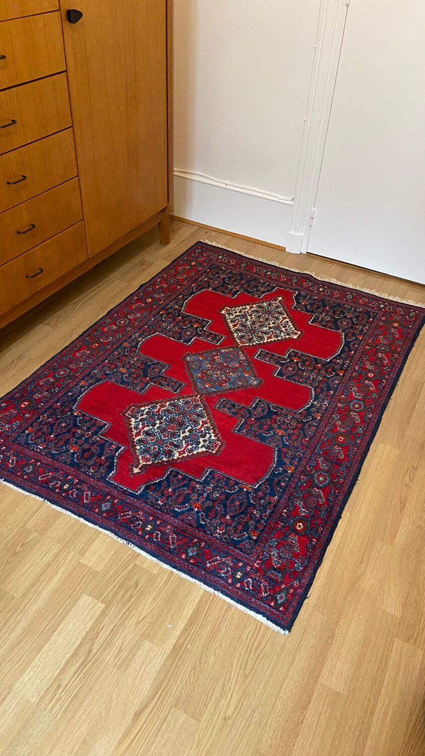 Vintage carpet Persian style 151 x 111 cm