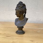 Bust of a woman