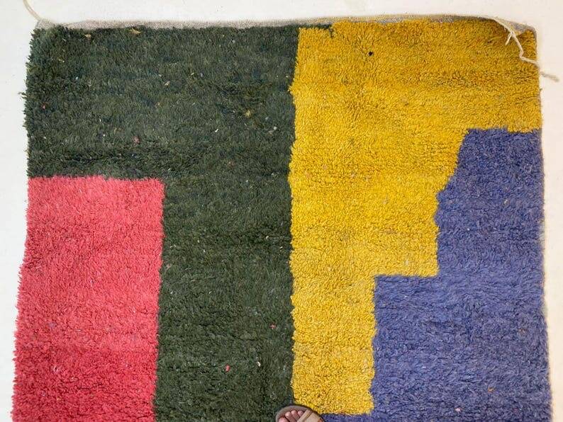 Traditional Berber rug in natural wool, size 150 x 250 cm