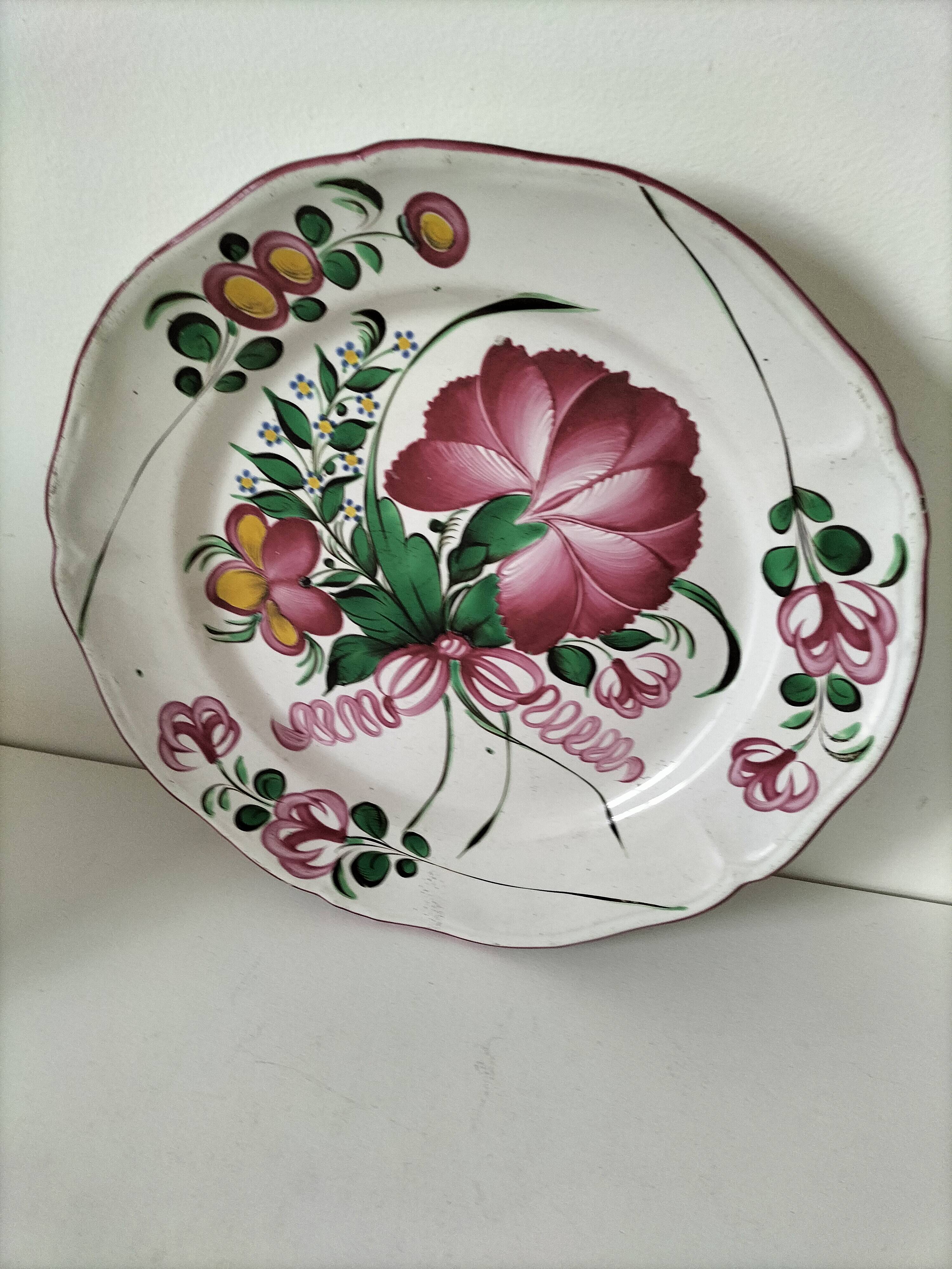 Large earthenware plate from the East – attributed to Islettes, 19th century