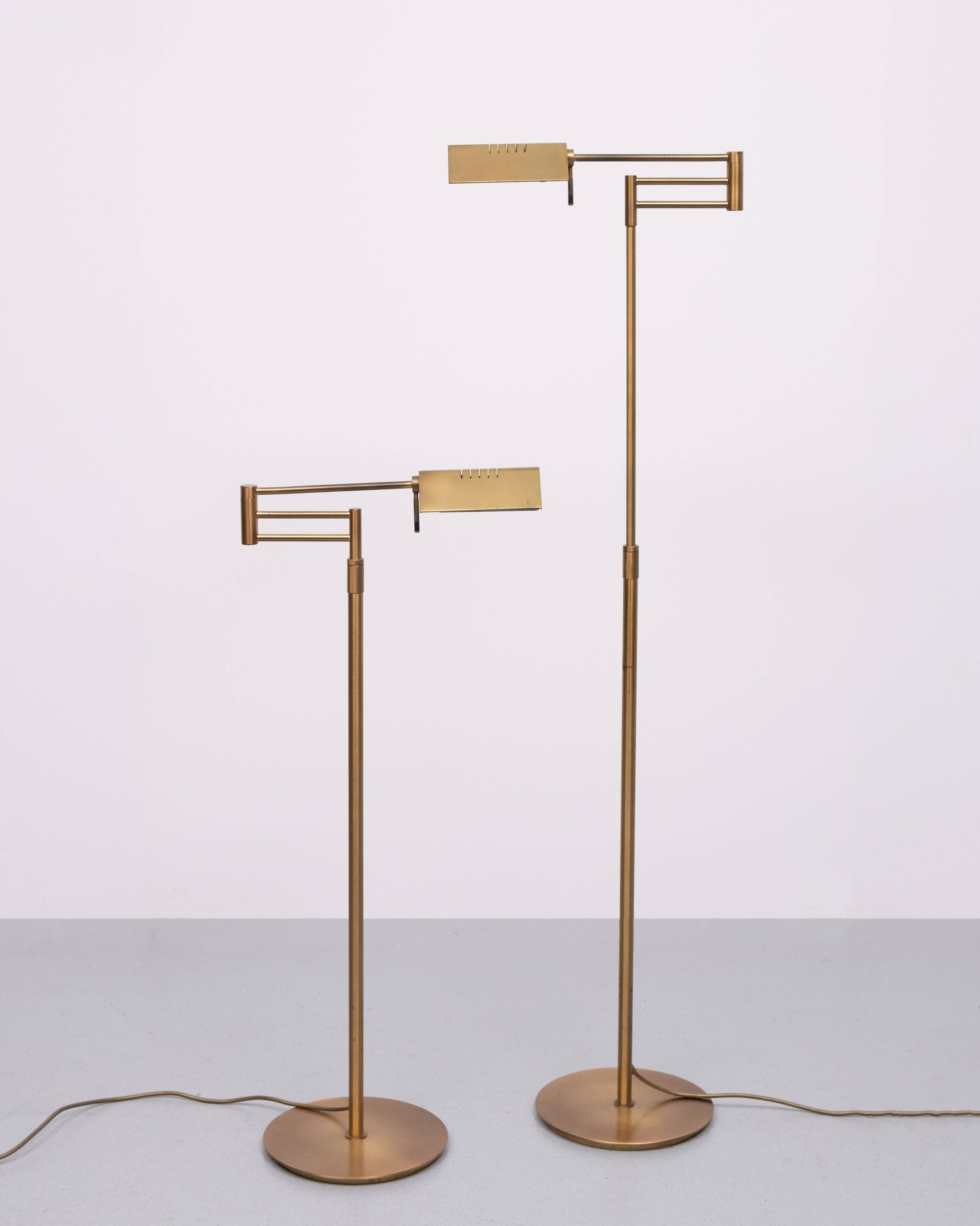 Paire de lampadaires de bibliothèque à bras pivotant en laiton, années 1980, Allemagne