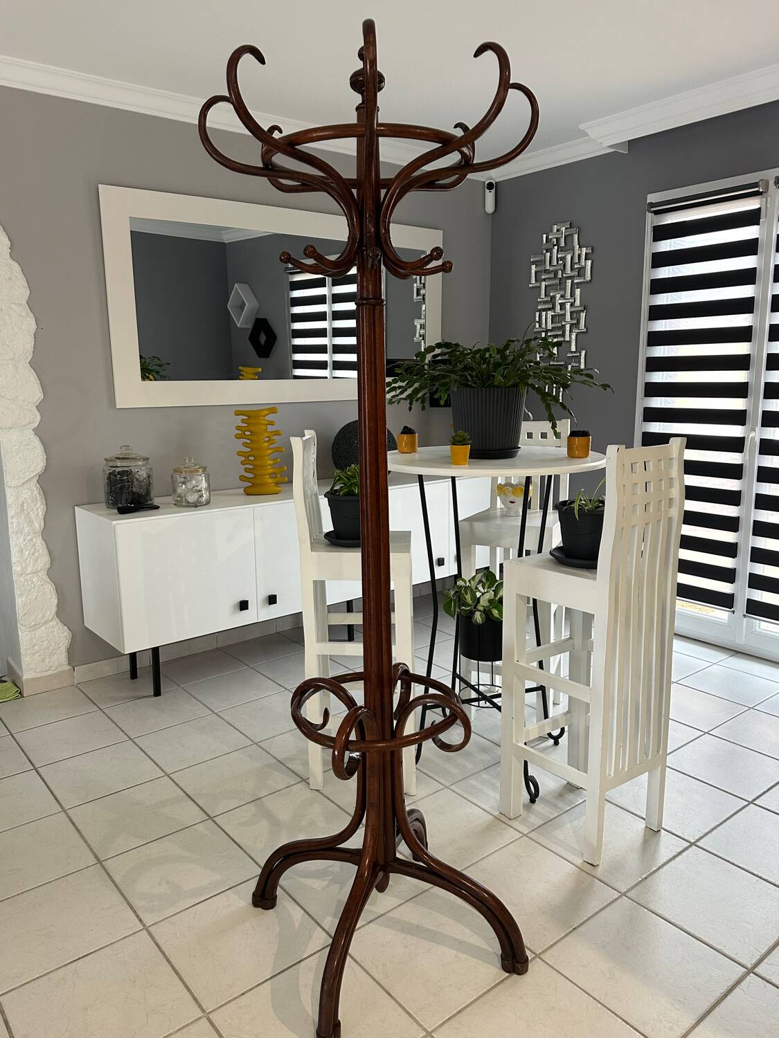 Parrot coat rack Thonet 1920s