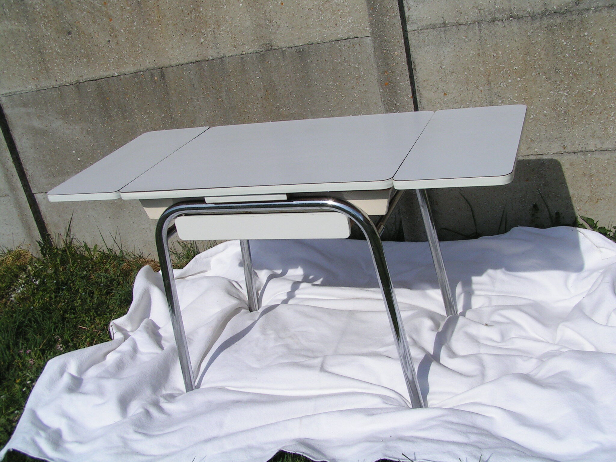 Table cuisine blanche en formica