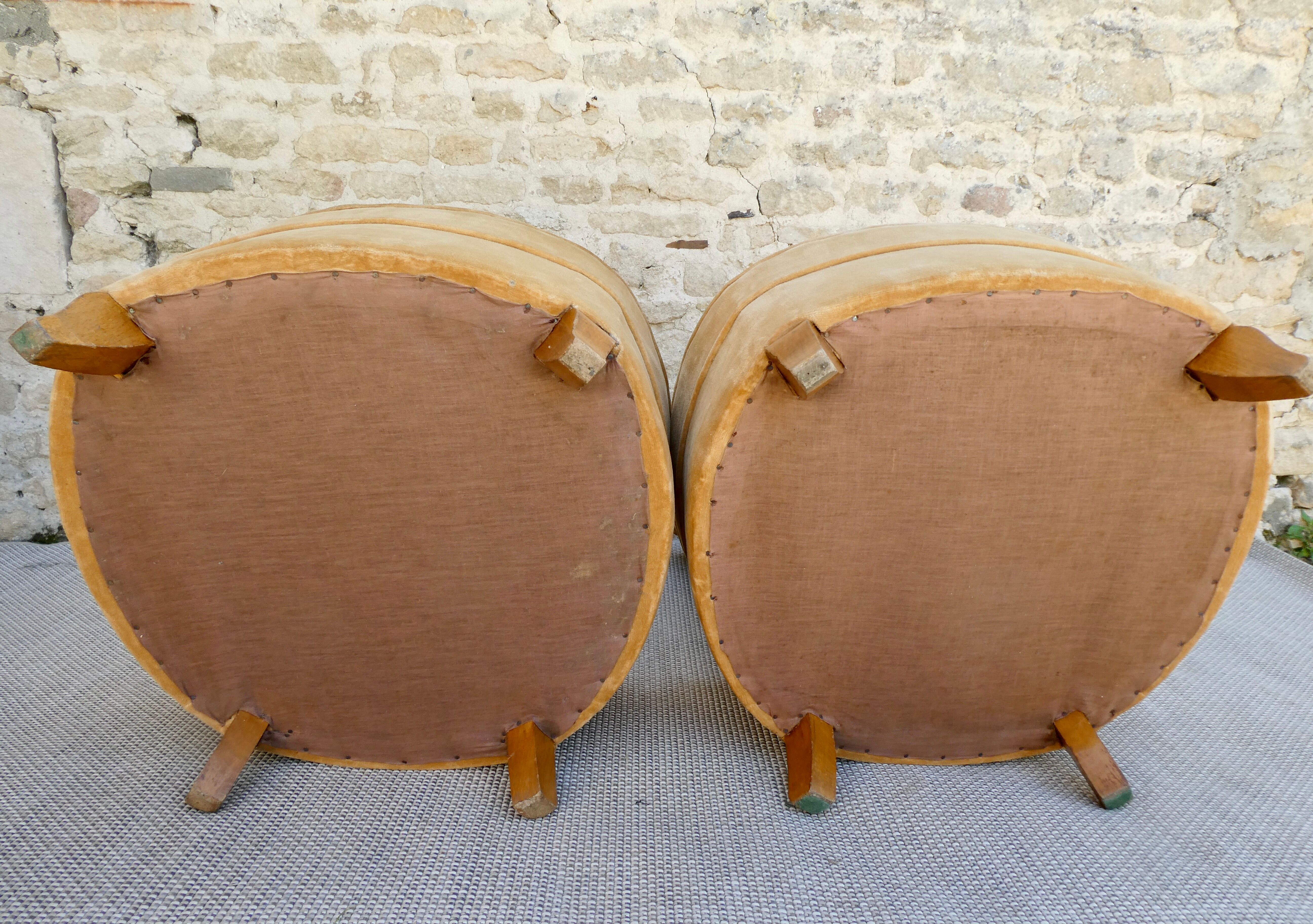 Paire de chauffeuses art deco en velours