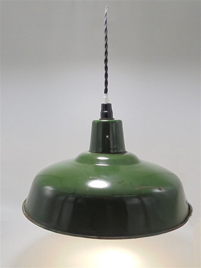 Enamelled sheet metal suspension