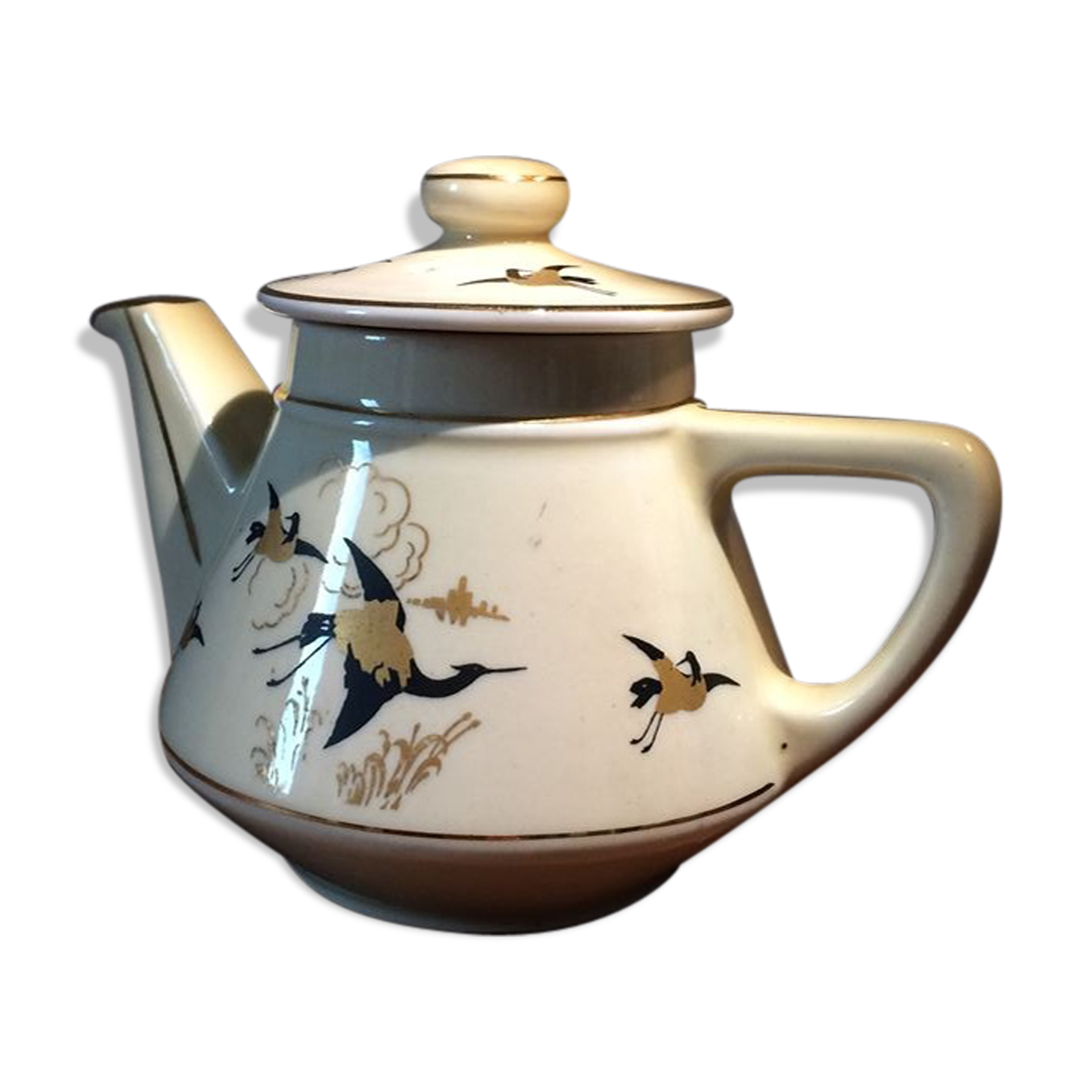 The 1950s earthenware teapot